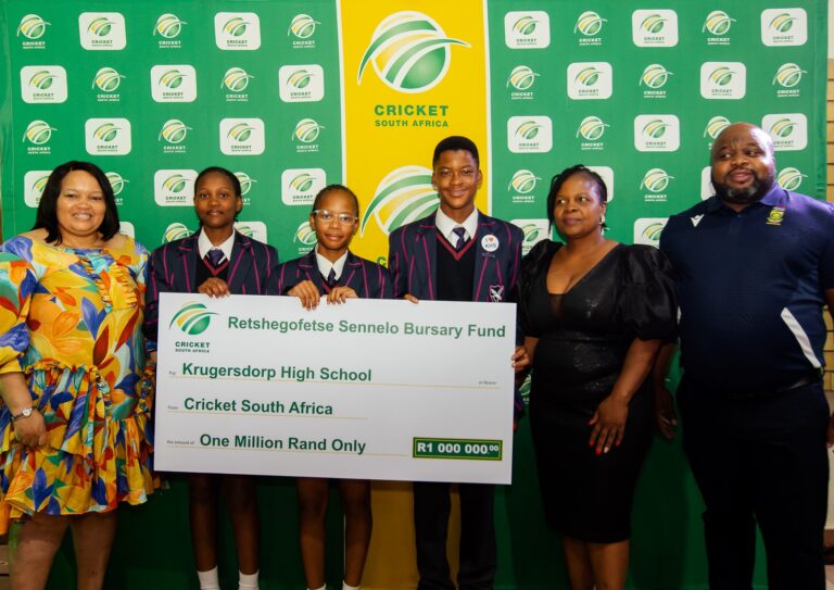 Deputy Minister of DSAC, Peace Mabe, with the recipients, Mrs Sennelo and CSA Executive for Domestic Cricket, Edward Khoza